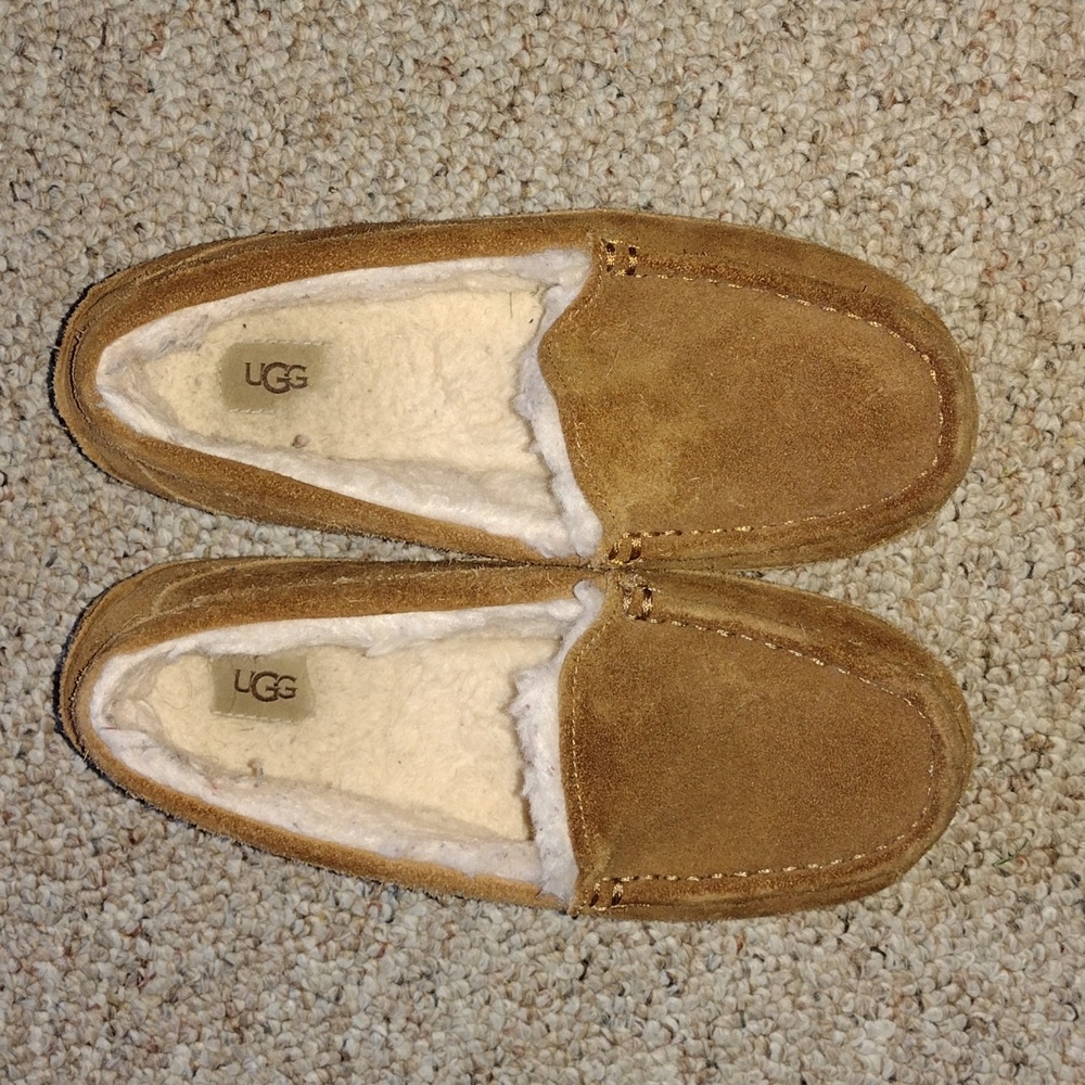 Kids ugg size 4 used